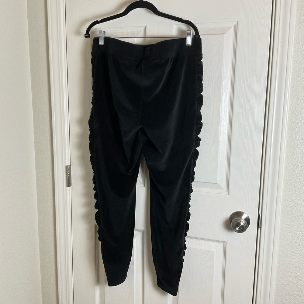 TORRID Signature Waist Ruched Velour Side Leggings Black Plus Size 2 18-20 - Picture 8 of 10